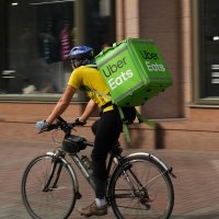 California Introduces Law to Stop Delivery Apps Screwing Over Restaurants