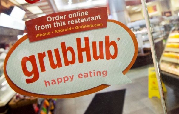 Grubhub drivers say app change eats into tips, jeopardizing a usually generous season