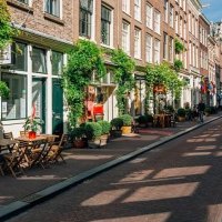 Amsterdam's 20,000 Airbnb hosts must get tourist licences or stop operating, court rules
