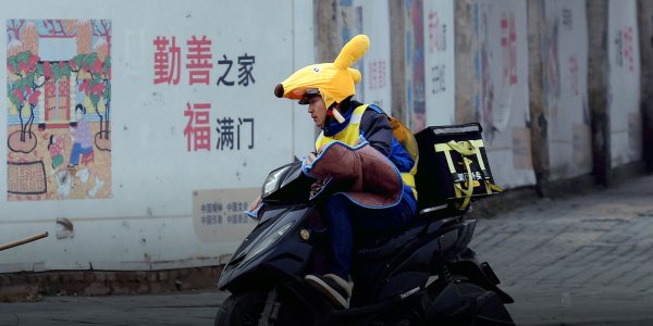 The Fast and Frustrating Lives of China’s Food Delivery Drivers