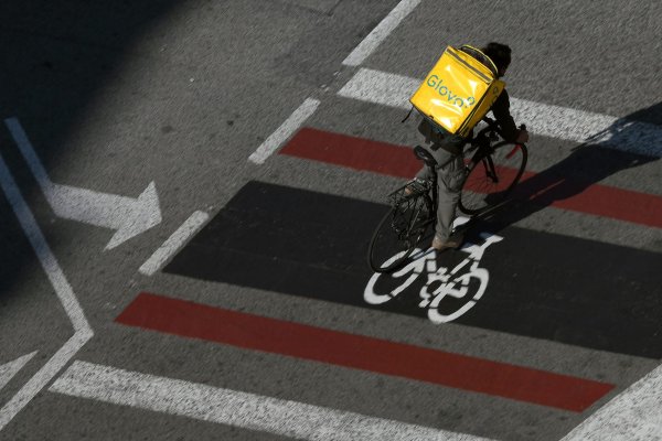 Spain approved a law protecting delivery workers. Here’s what you need to know