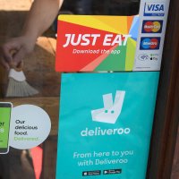 For immigrants, the startups disrupting restaurants look as scary as Uber