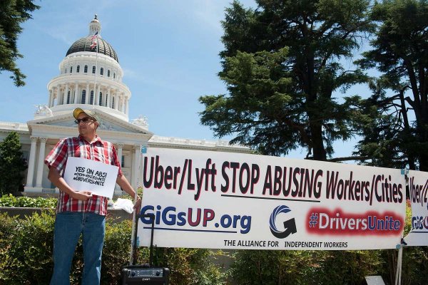 Uber circulates new gig-work bill as alternative to AB5